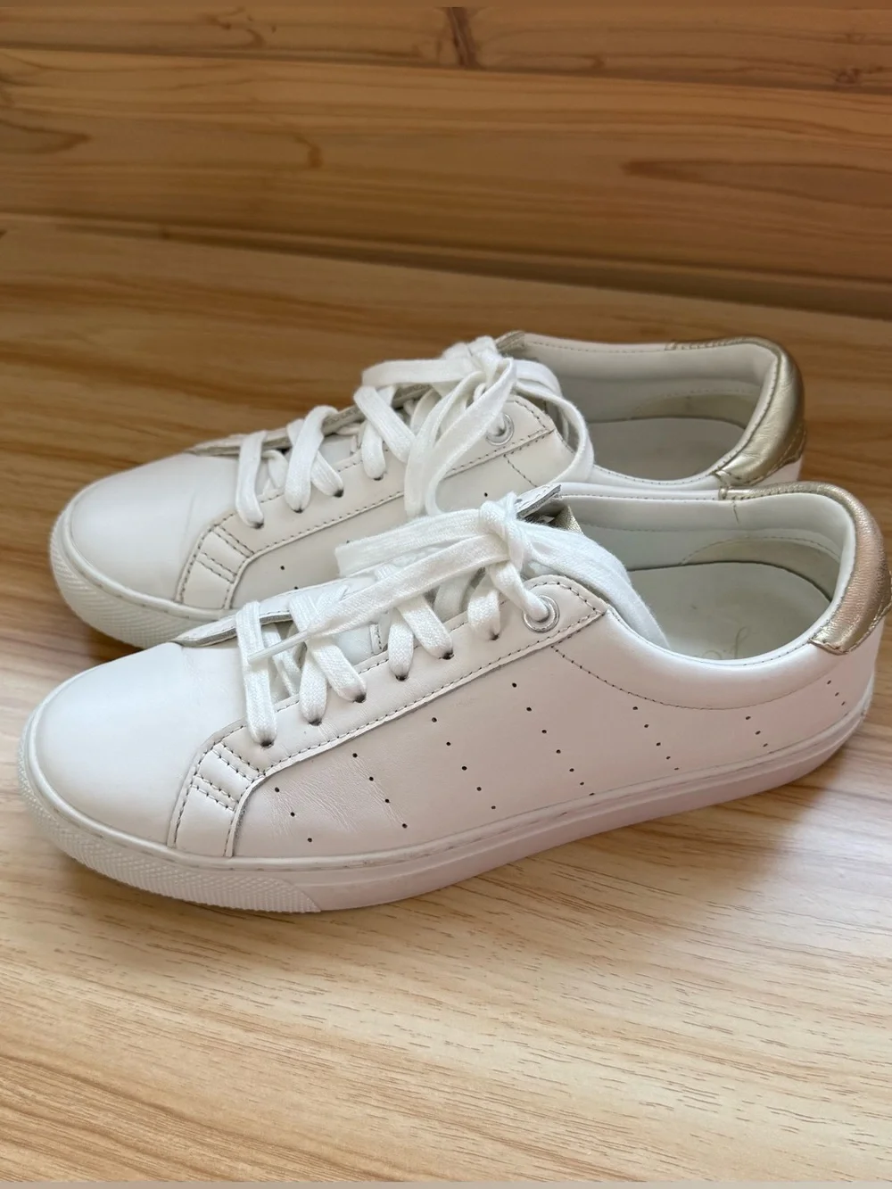 J.Crew Saturday White Leather Sneakers Gold Heel Tab Sz 7.5 Runs Big